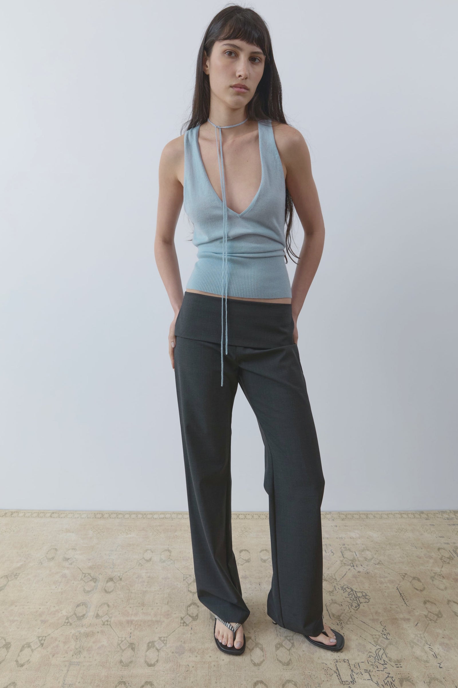Plunge Rouleau Knit Tie Top - Light Steel