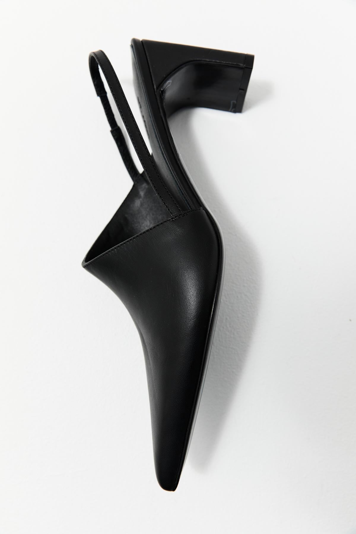 Asymmetric Heel - Black