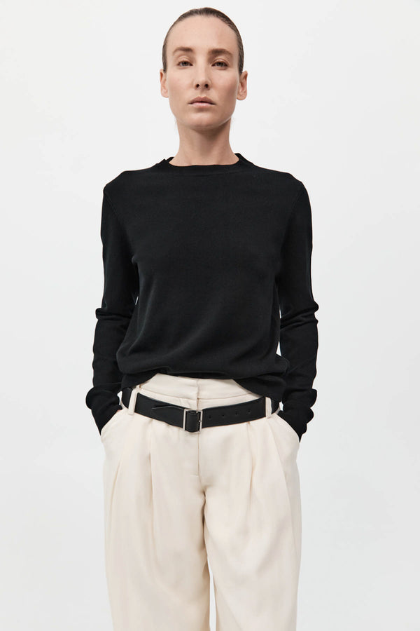 Classic Crew Neck Sweater - Black