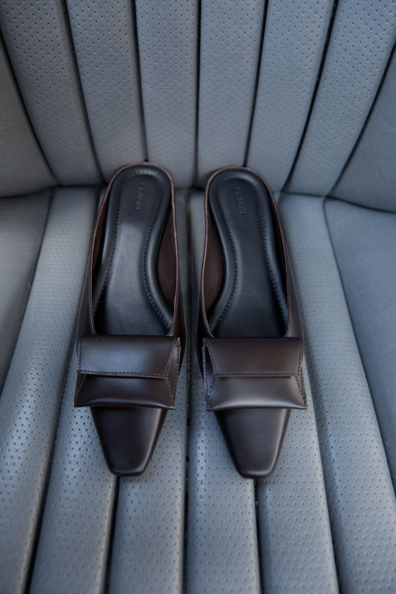 Petit Pouch Heel - Coffee