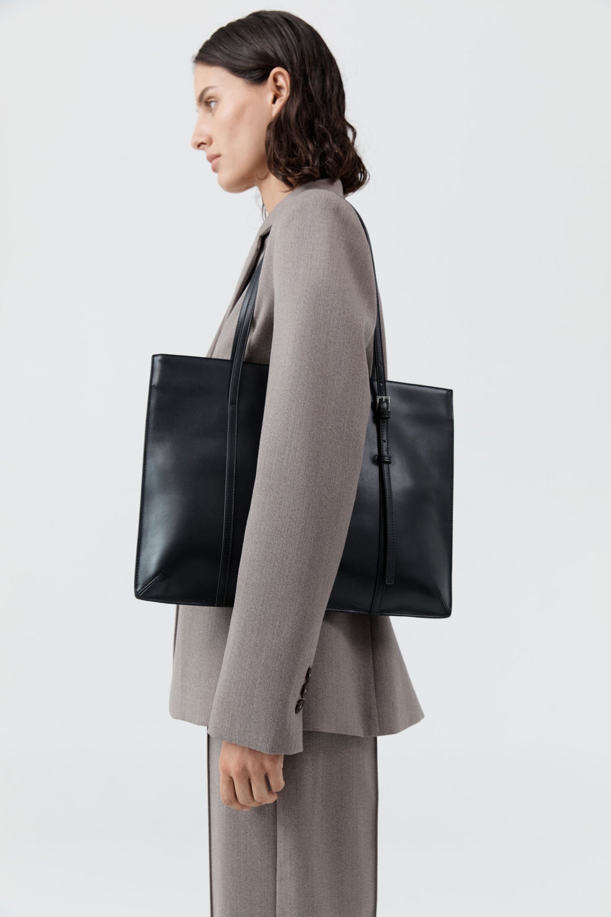 90s Messenger Tote - Black