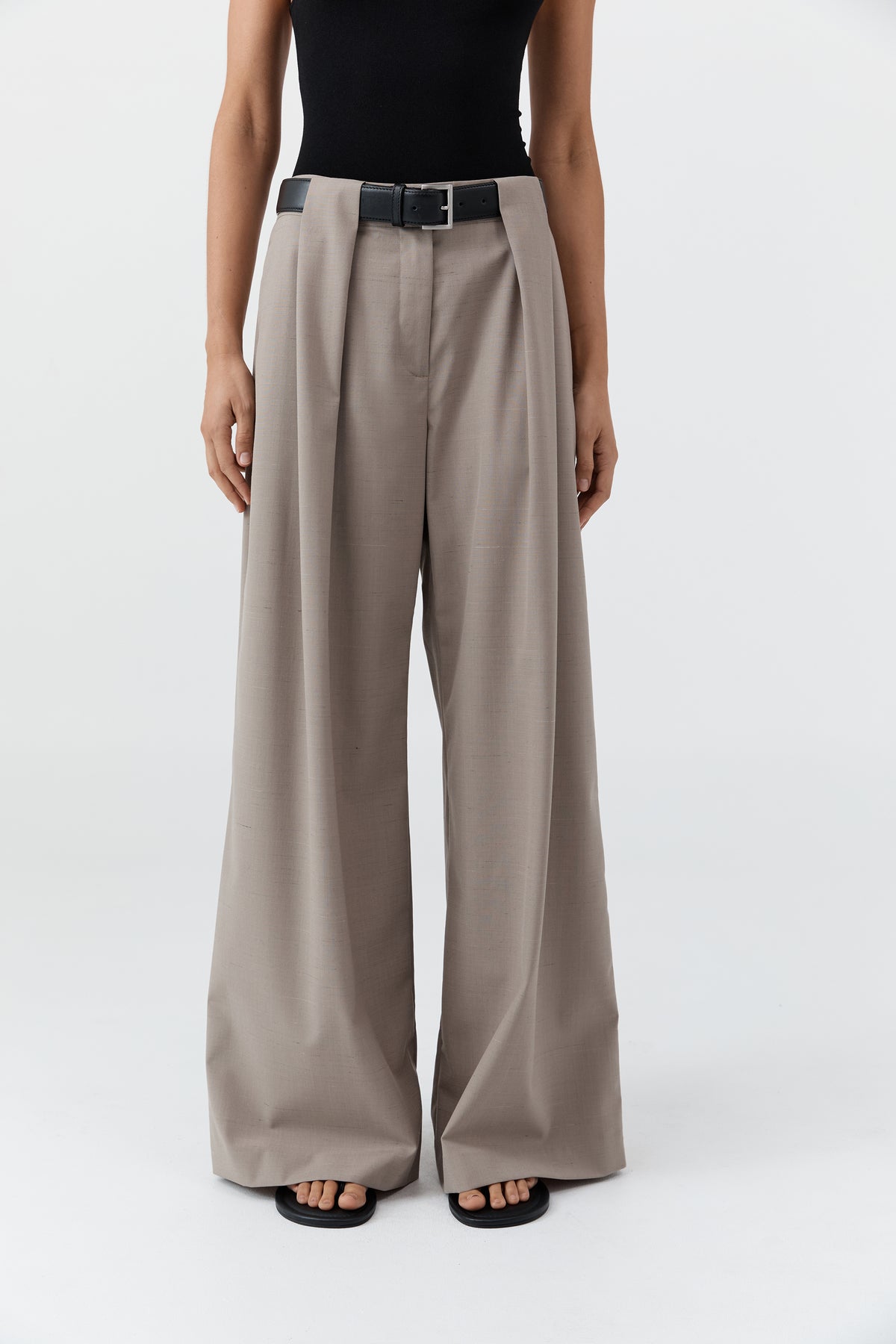 Pleat Loop Pants - Mousse