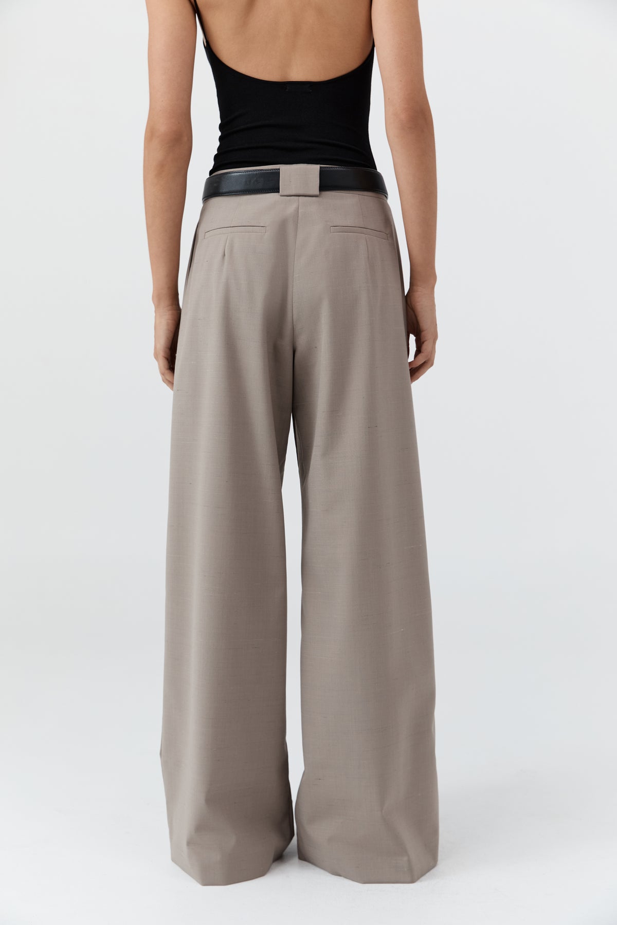 Pleat Loop Pants - Mousse