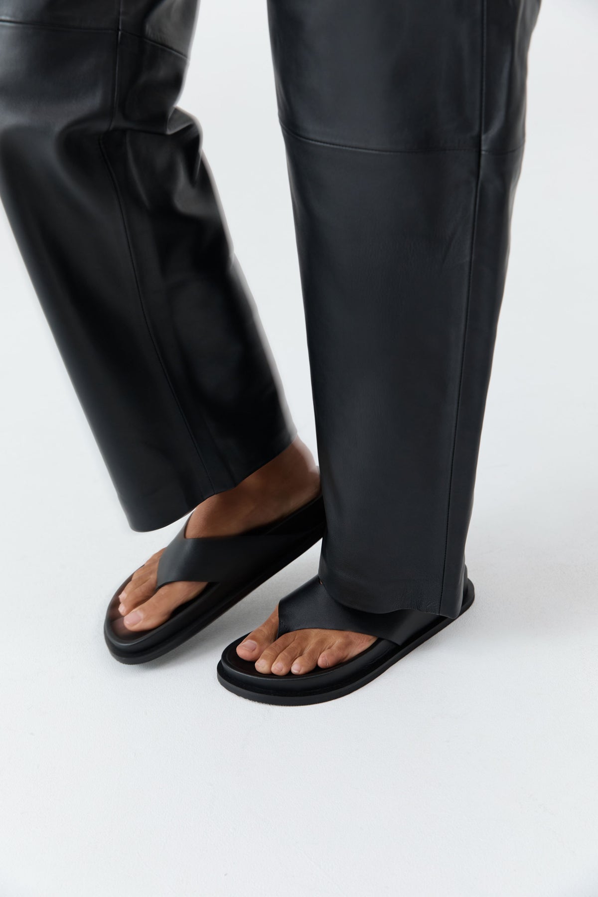 Classic Thong Slide - Coffee