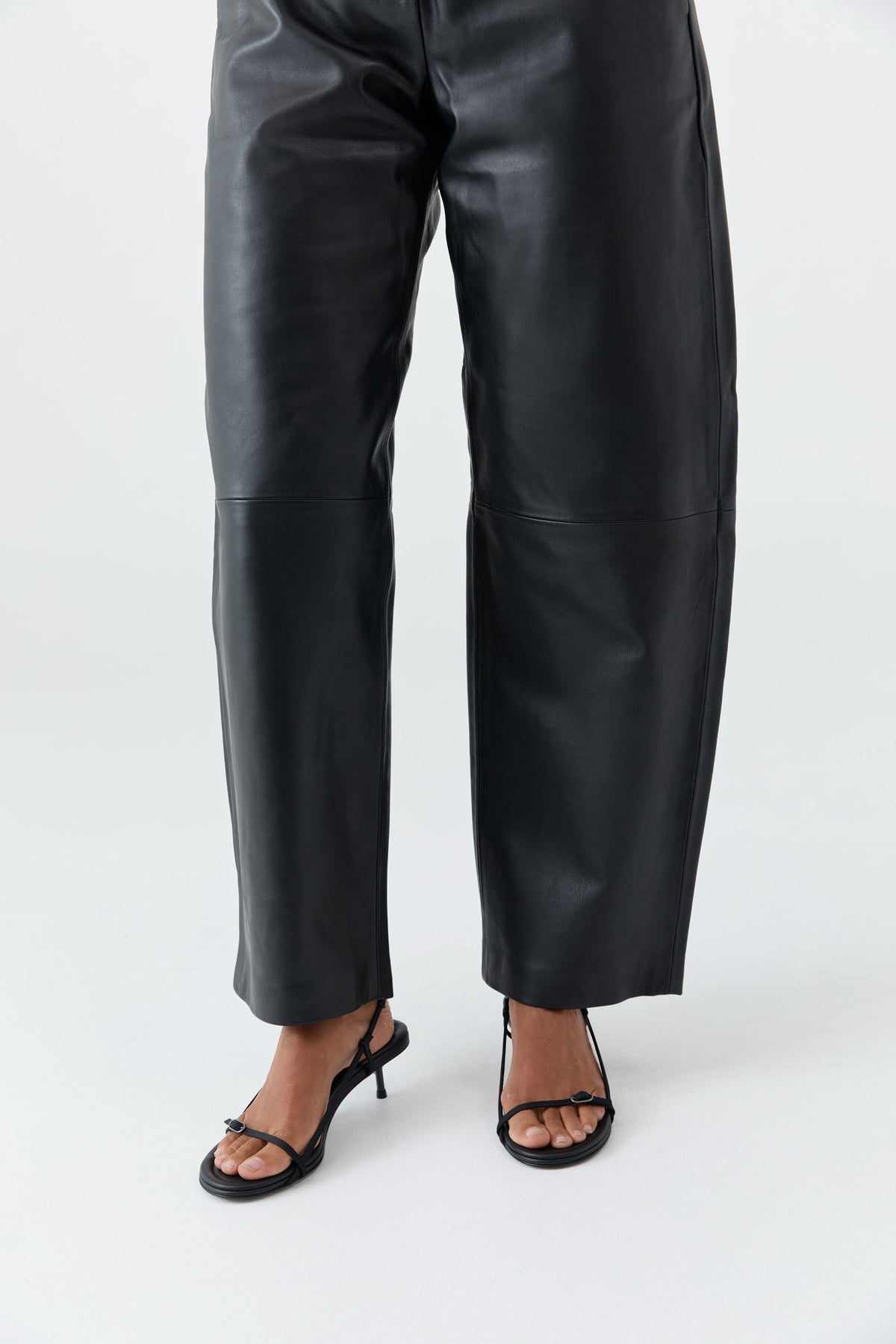 Petit Belt Sling Back Heel - Black
