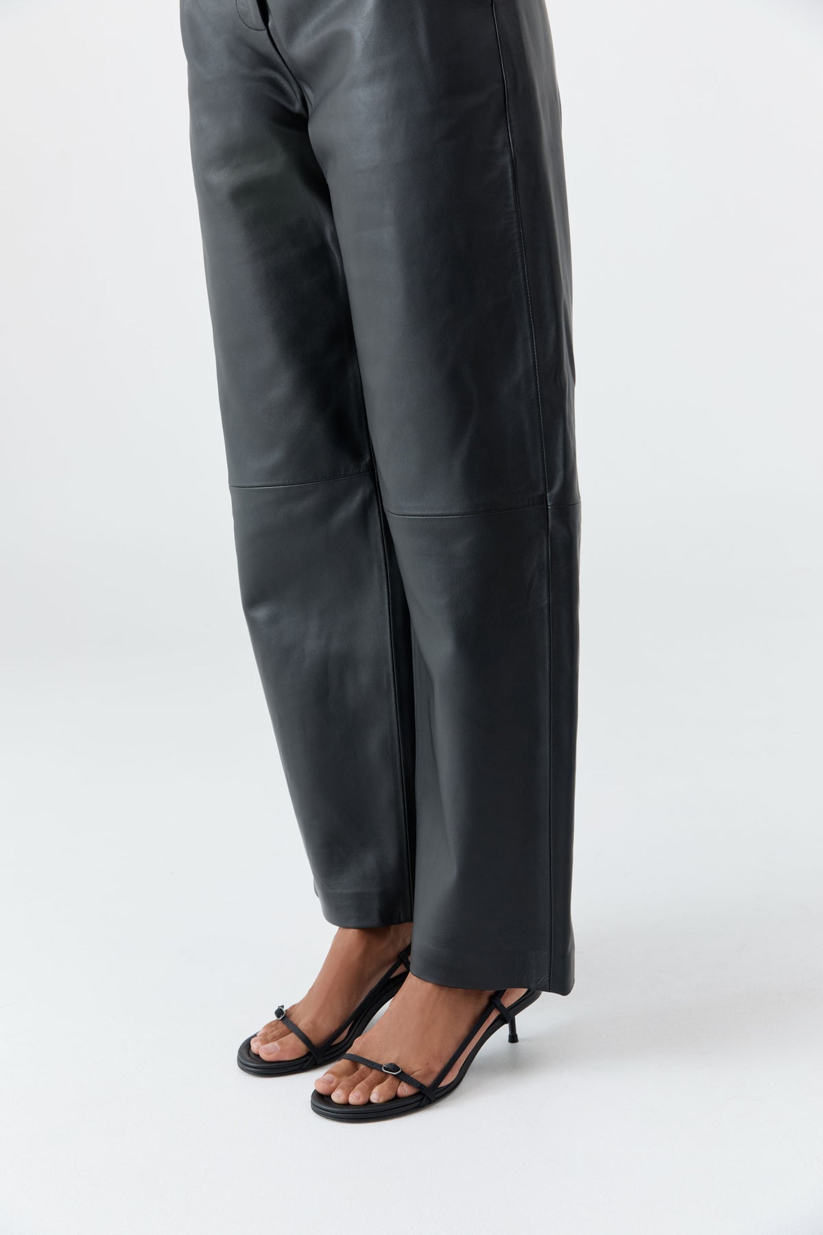 Petit Belt Sling Back Heel - Black