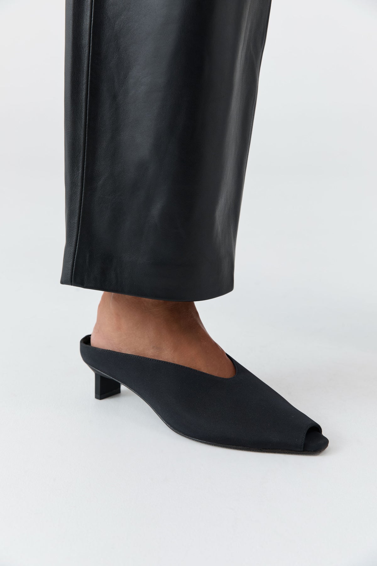 Linea Heel - Black