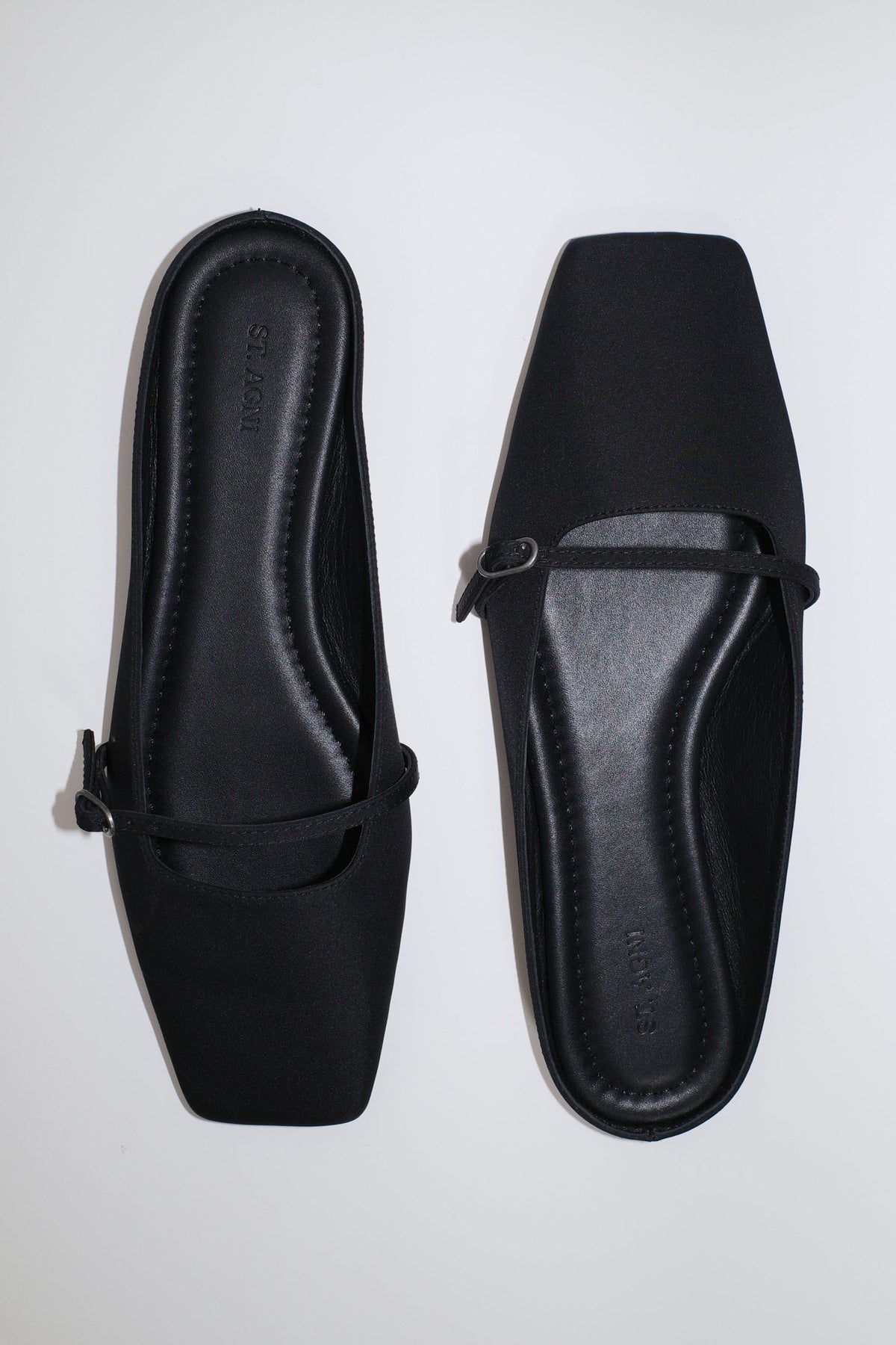 Plié Flat - Black