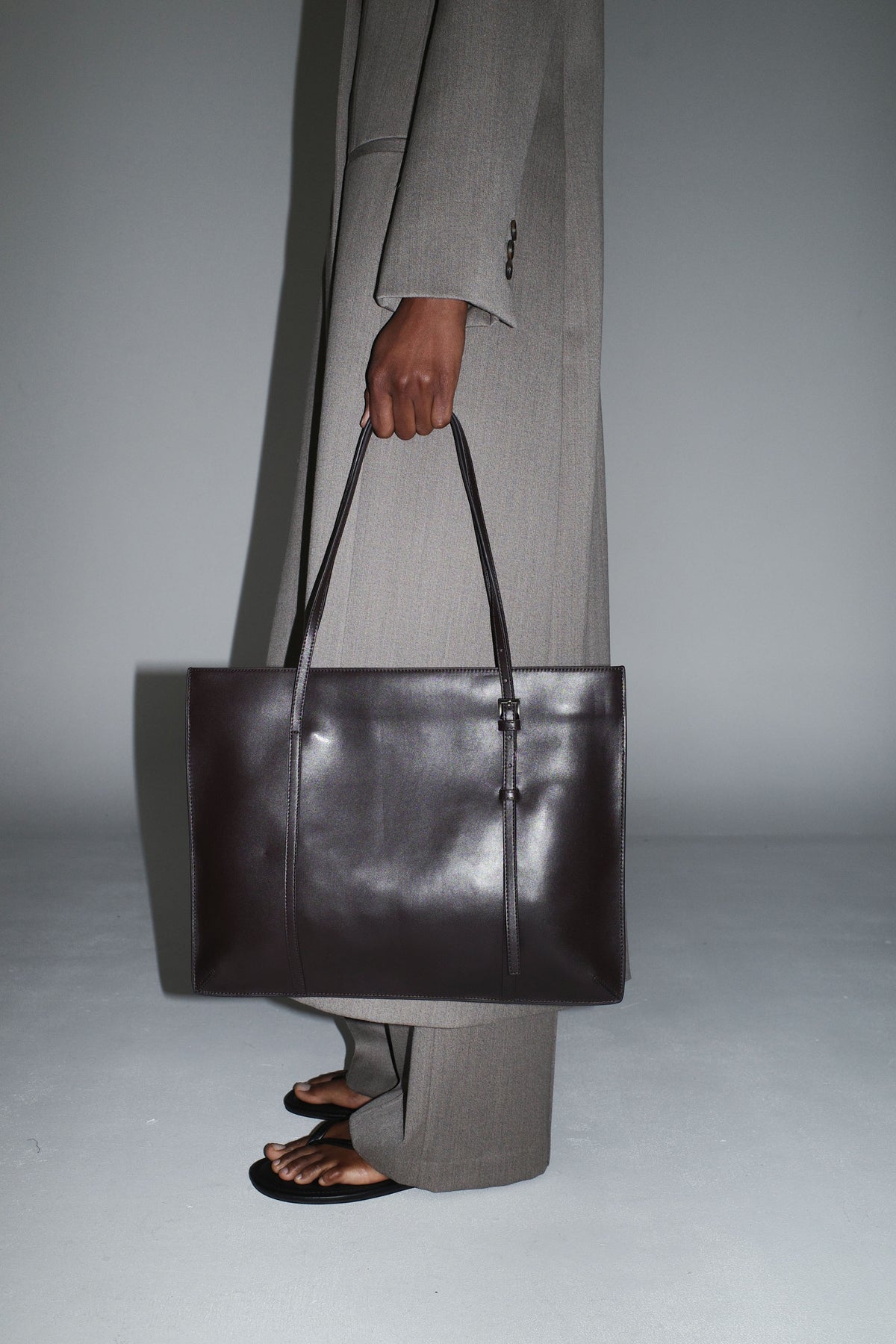 90s Messenger Tote - Coffee