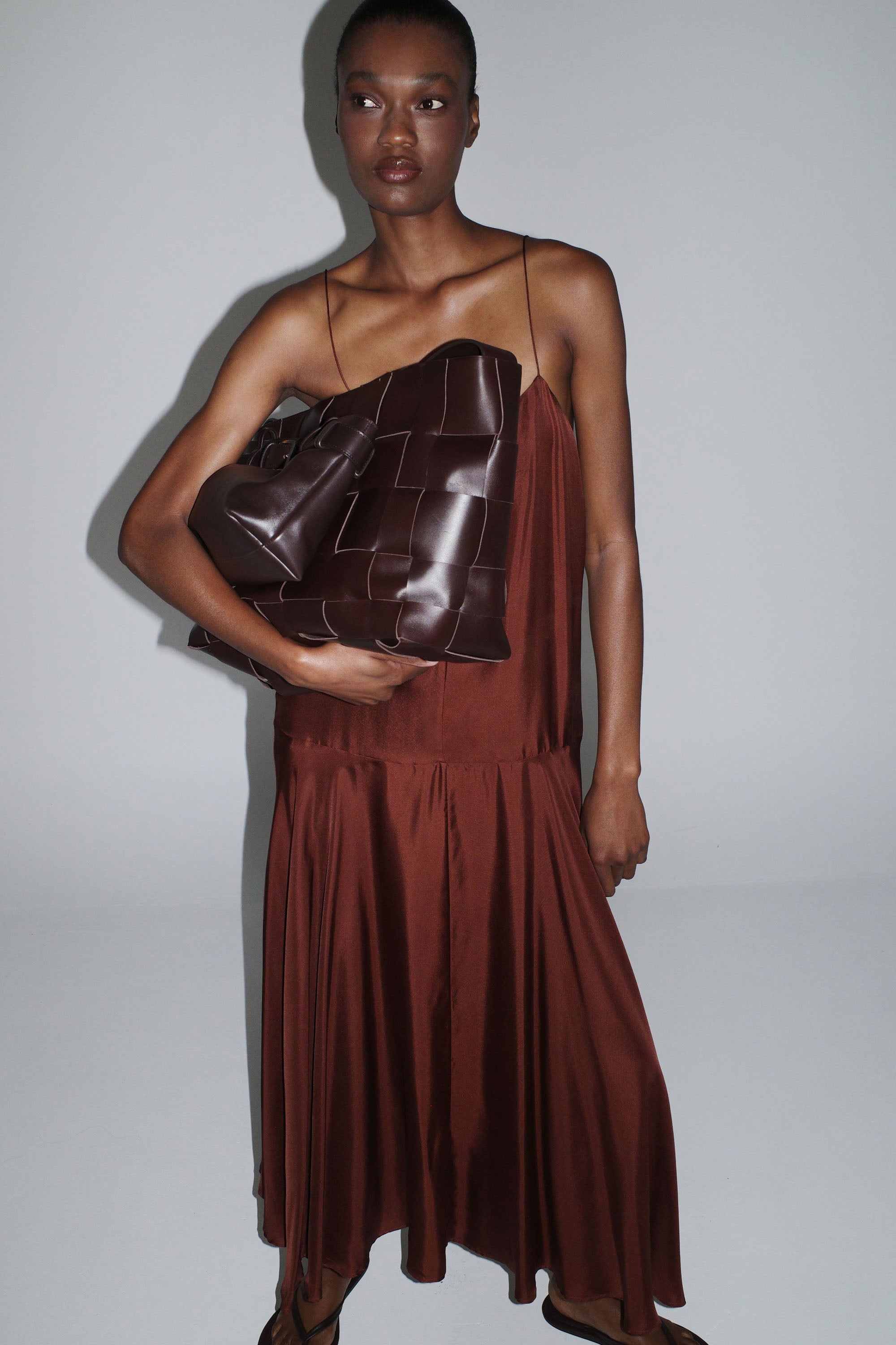 St. Agni | Woven Large Tote - Chocolate