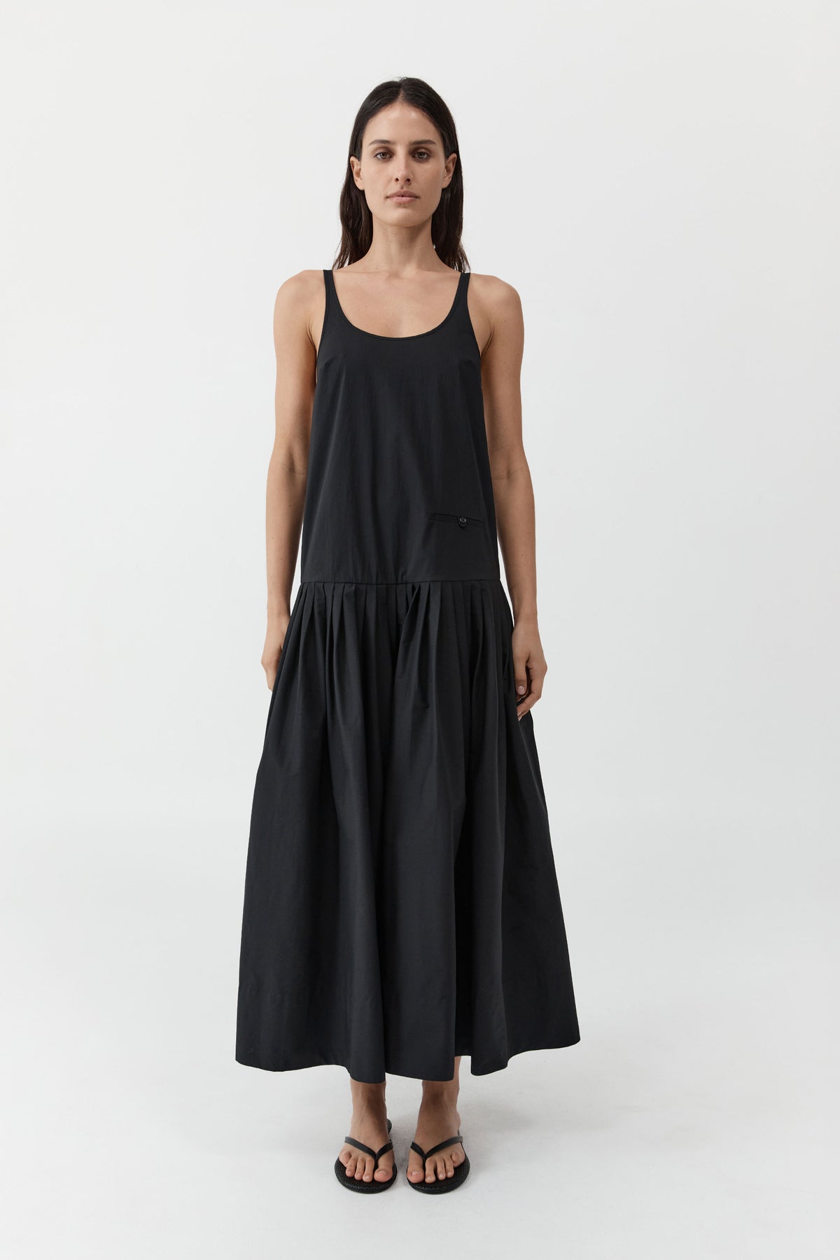 Relaxed Pleat Dress - Black