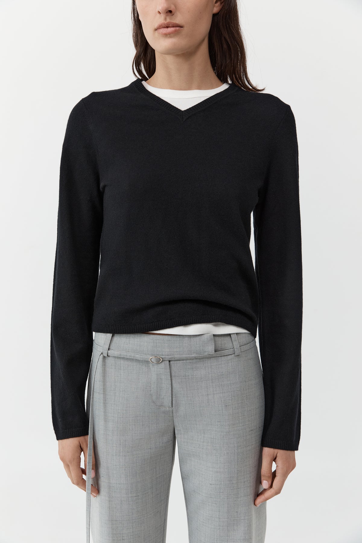 Fine Merino V Neck Sweater - Black