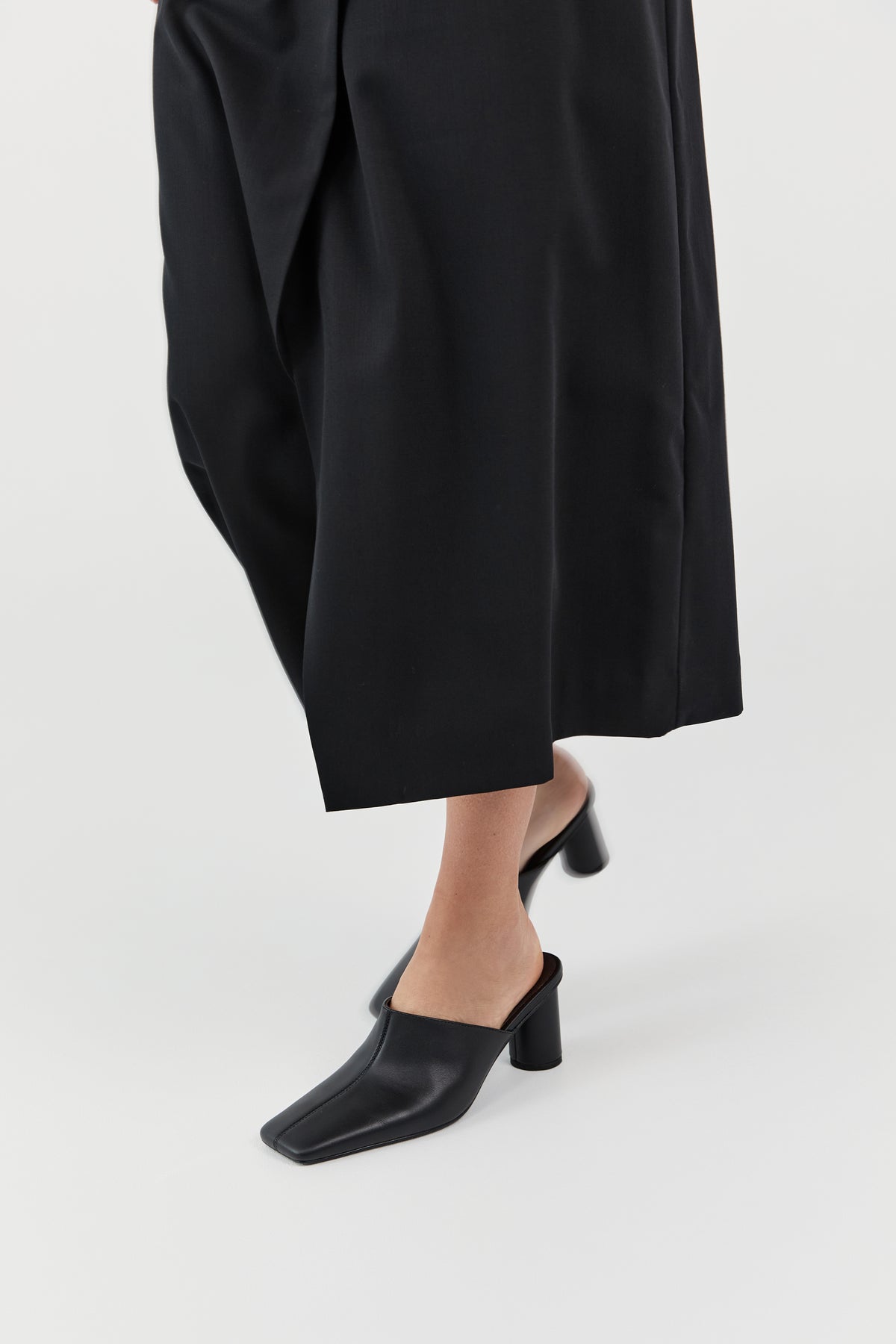 Clog Cylinder Heel - Black