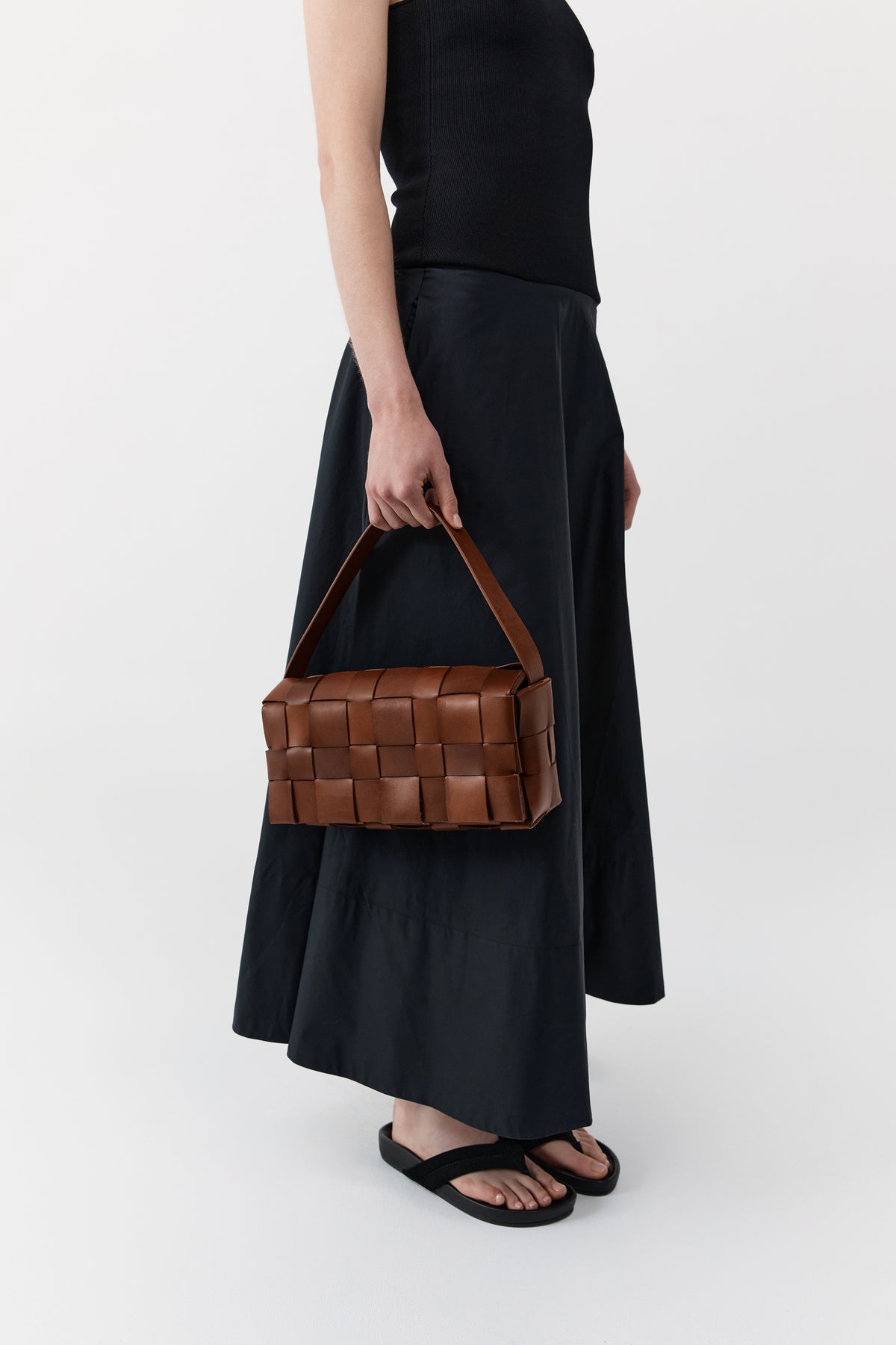 Woven Envelope Slim Tote - Chestnut