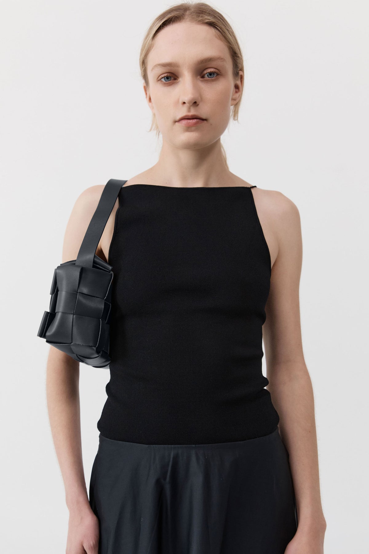 Woven Envelope Slim Tote - Black