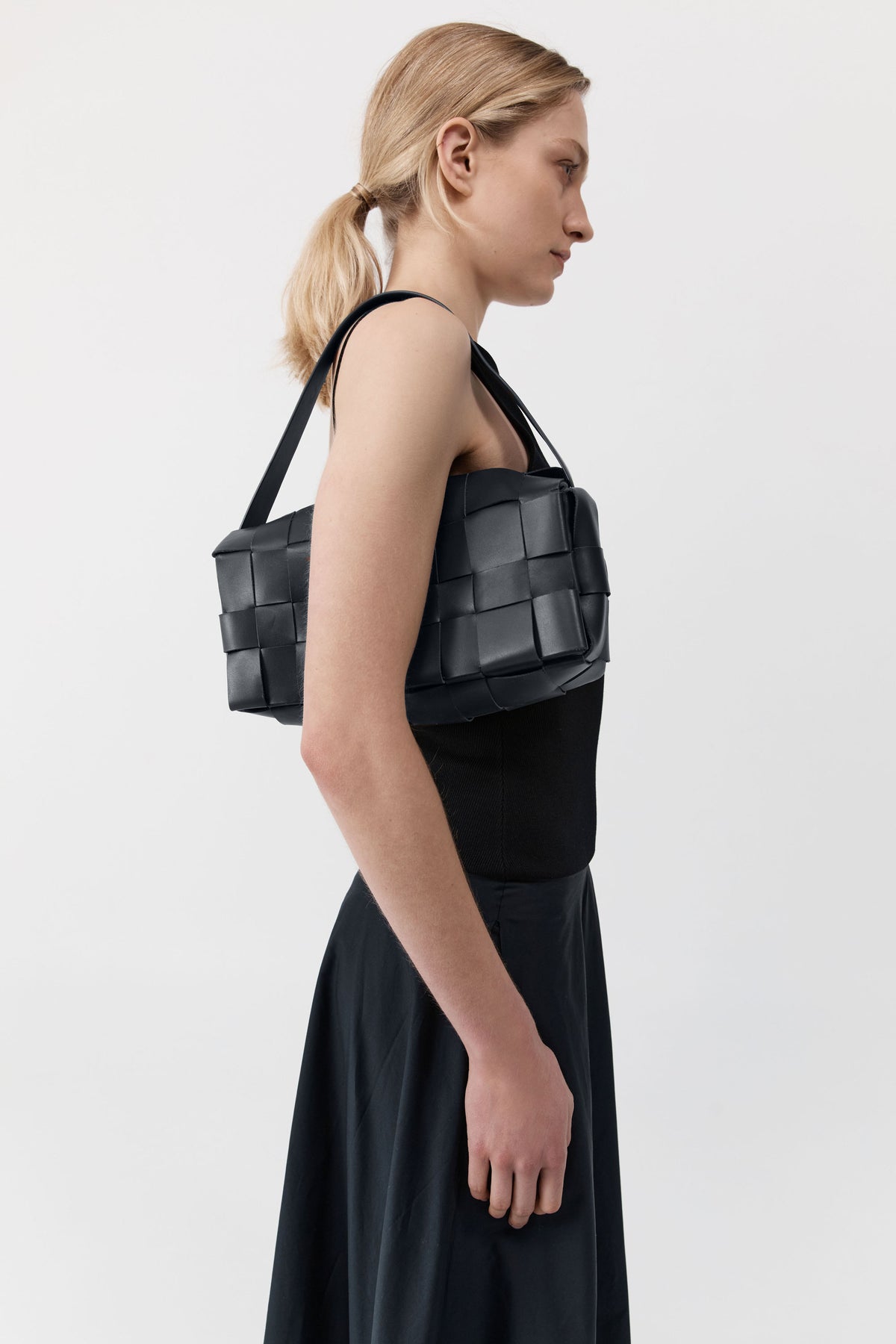 Woven Envelope Slim Tote - Black