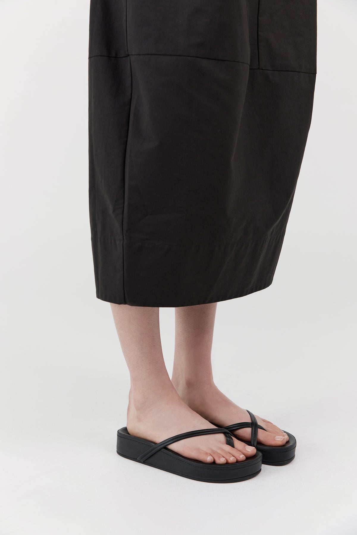 Cross Strap Flatform - Black