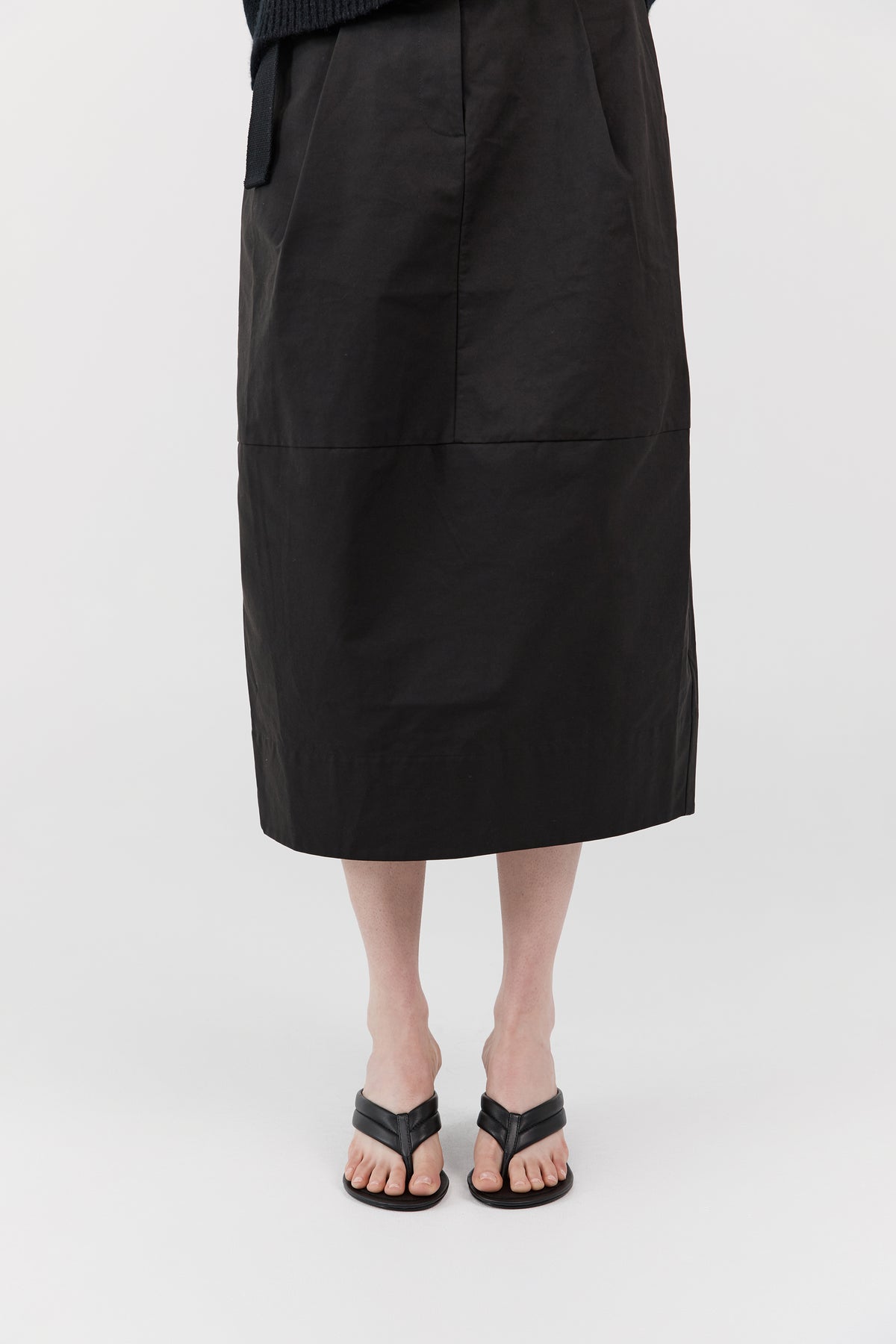 Stitch Detail Thong Wedge - Black