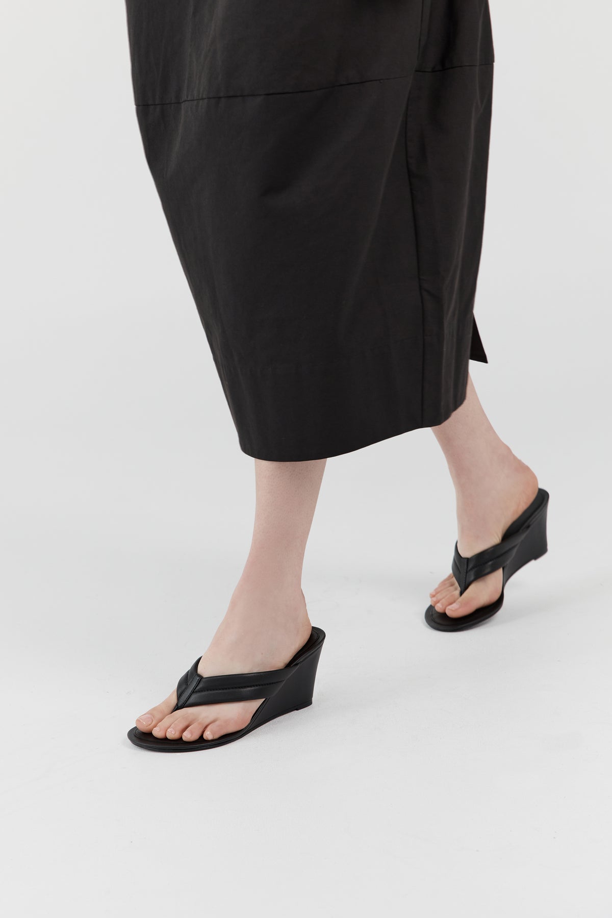 Stitch Detail Thong Wedge - Black