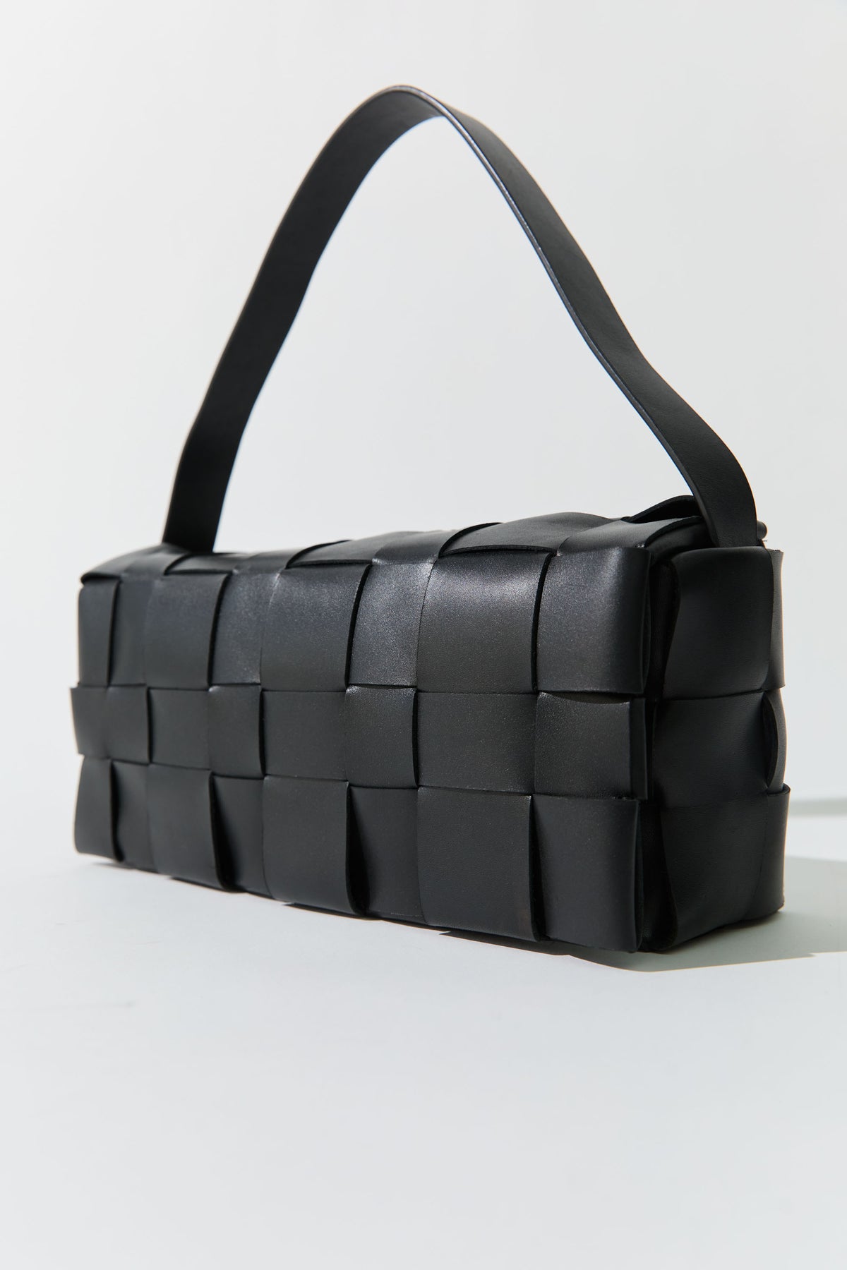 Woven Envelope Slim Tote - Black