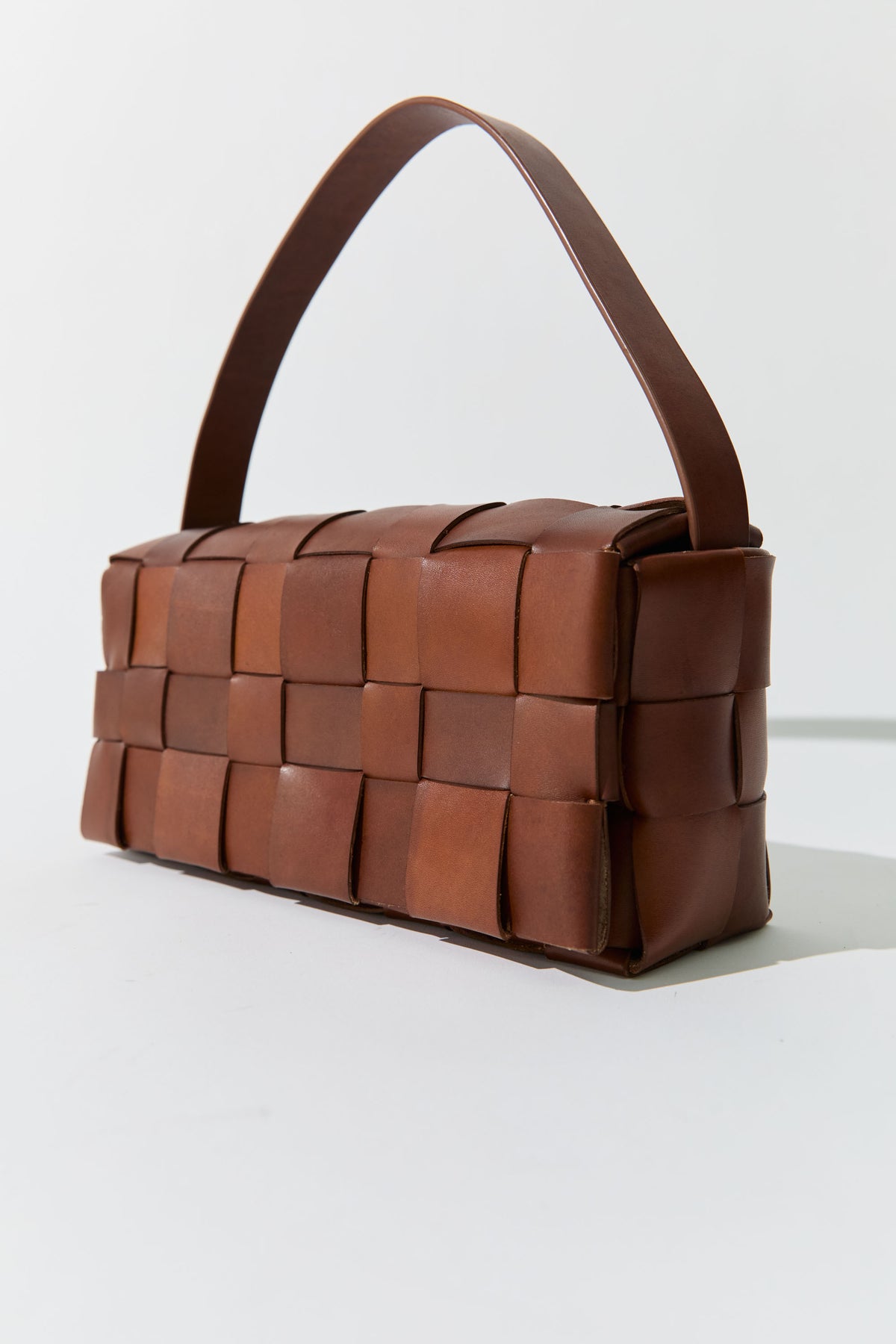 Woven Envelope Slim Tote - Chestnut