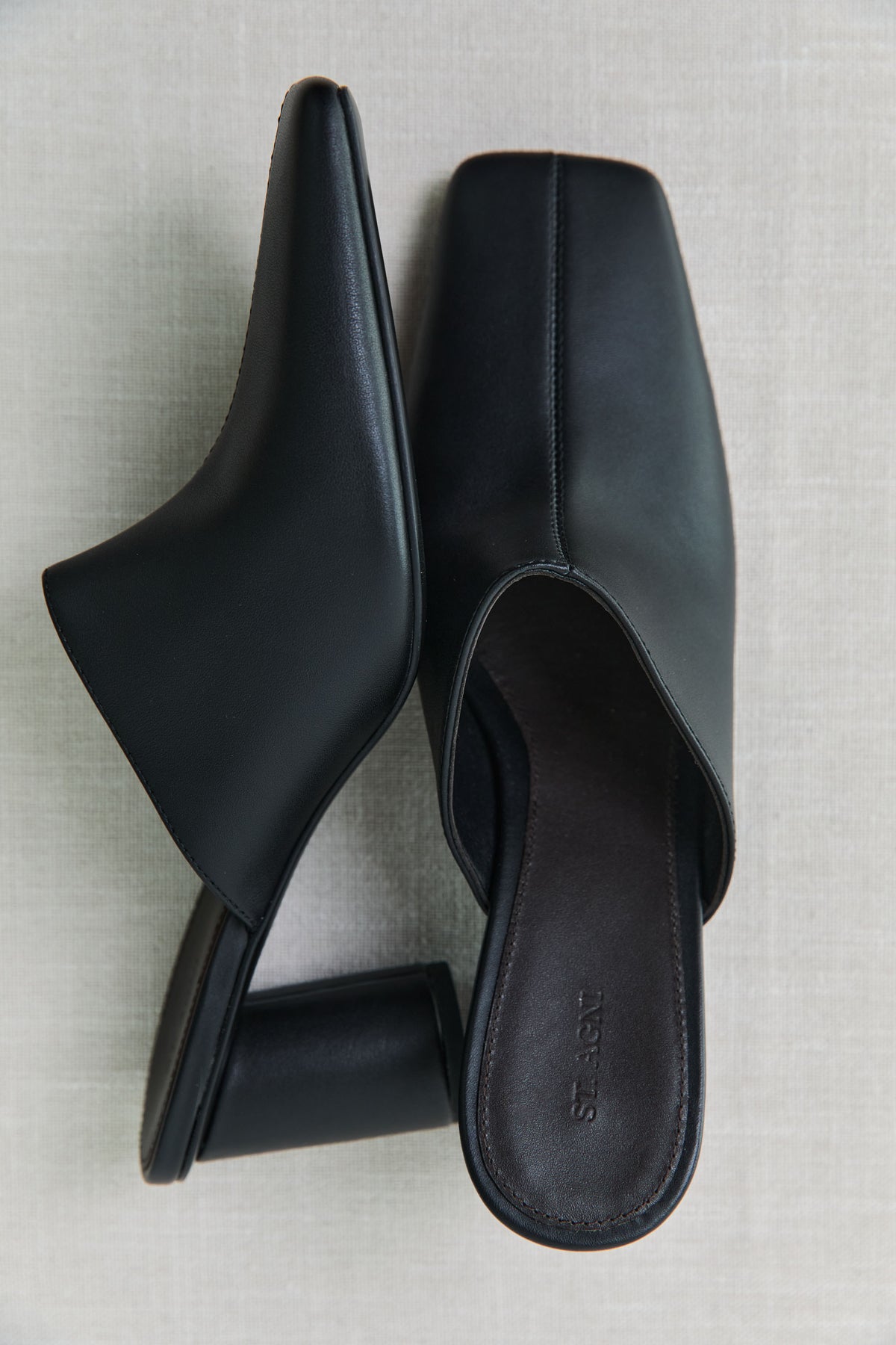 Clog Cylinder Heel - Black