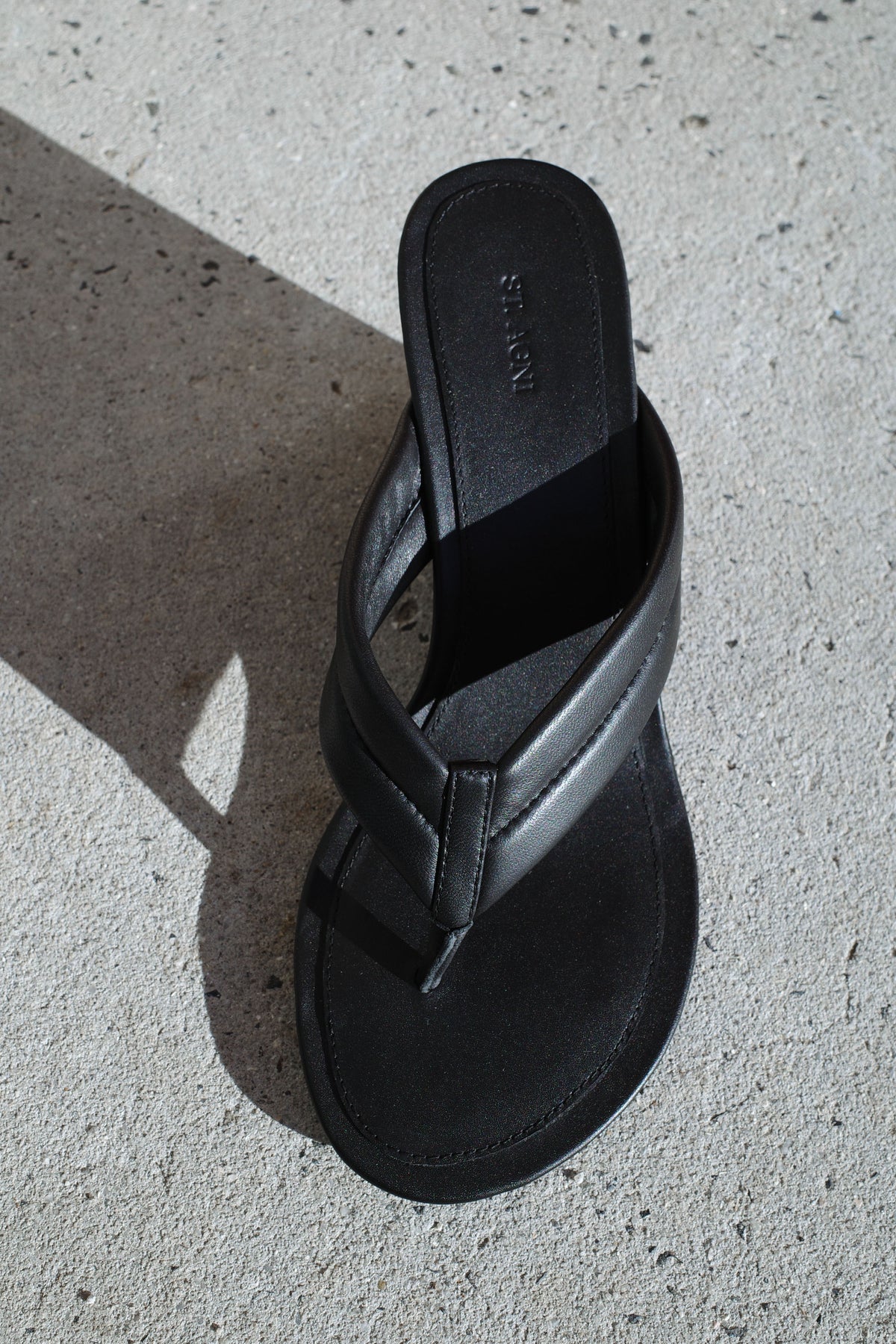 String Wedge St. Agni | Stitch Detail Thong Wedge - Black