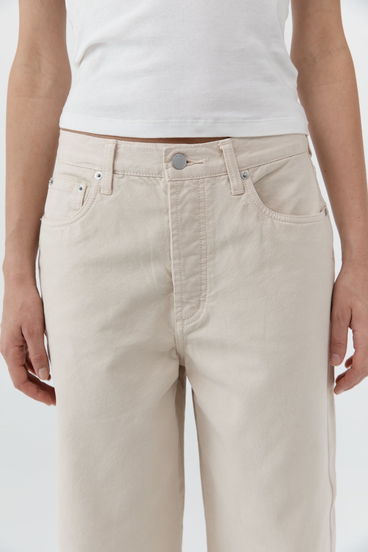 Canvas Classic Mid Rise Jeans - Ecru