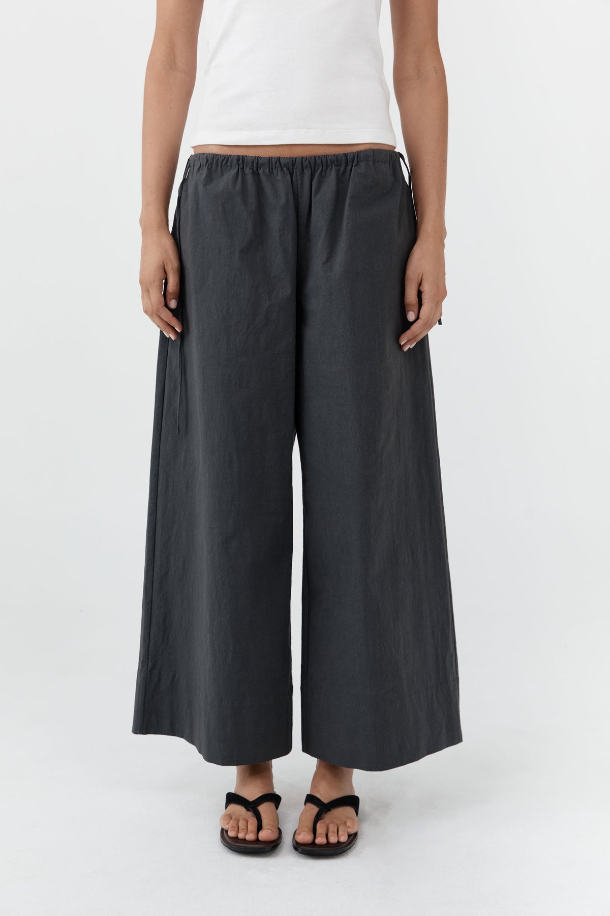 Technical Cotton Cropped Drawstring Pants - Iron Glaze
