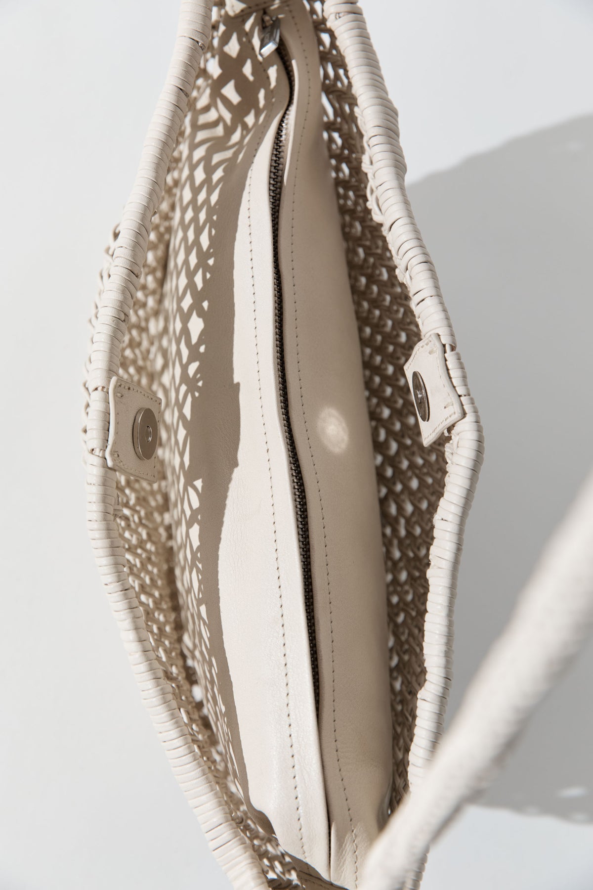 Mesh Crescent Bag - Ecru