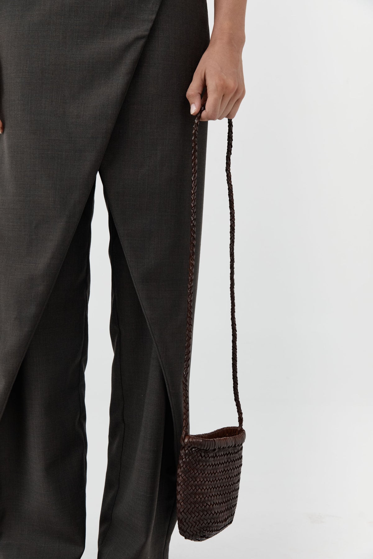 Bagu Sling Bag - Chocolate
