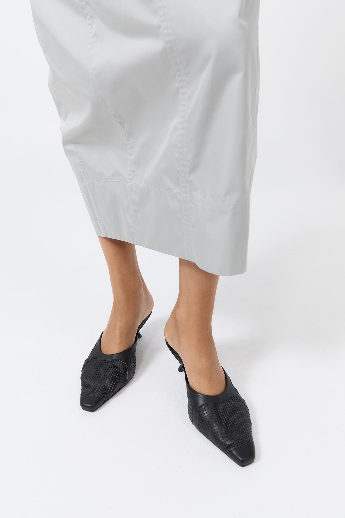 Perforated Heel - Black