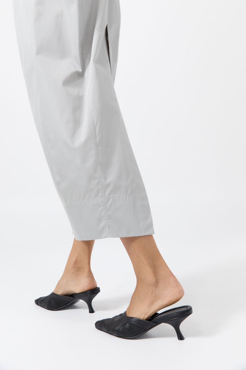 Perforated Heel - Black