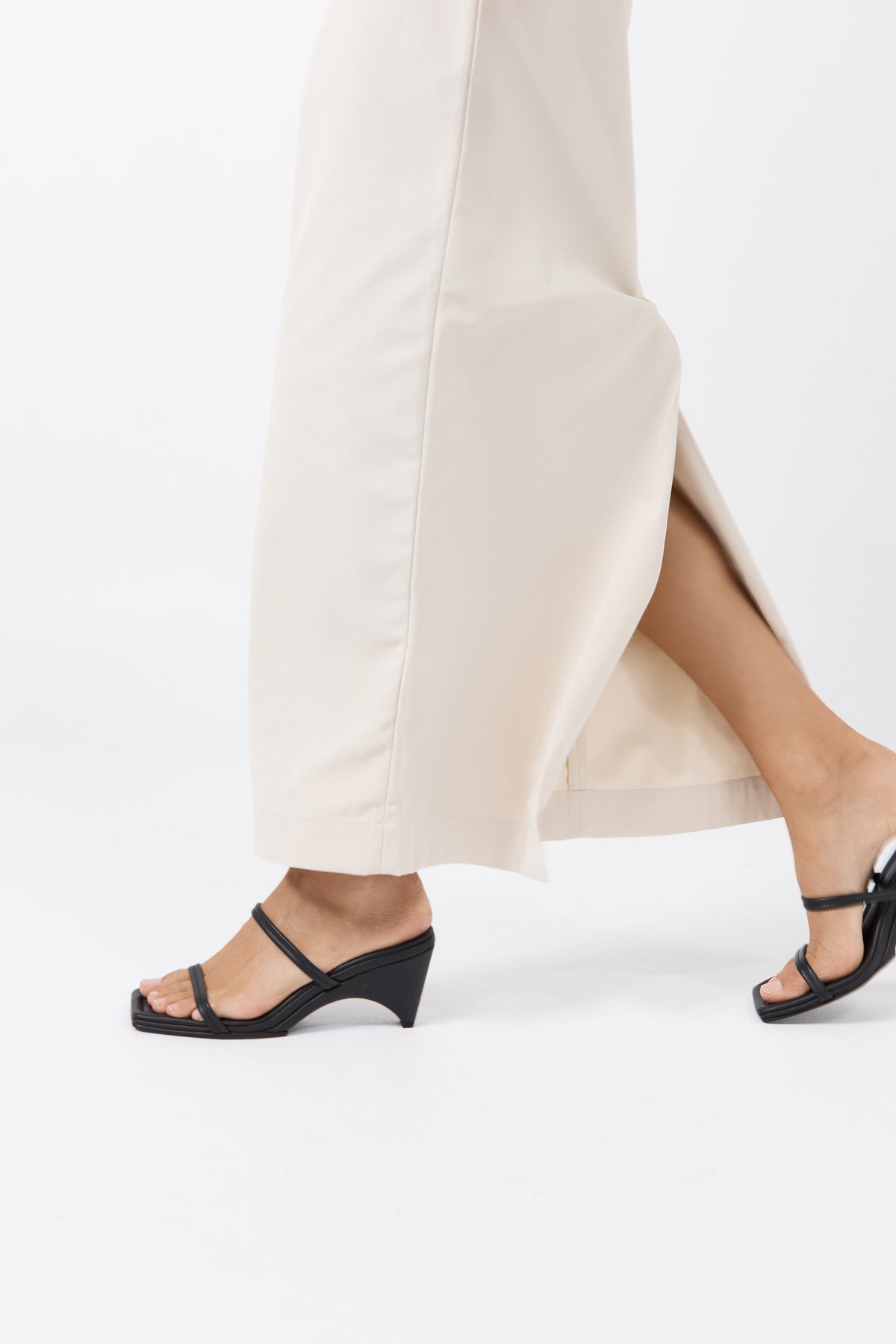 Double Strap Arc Wedge - Black