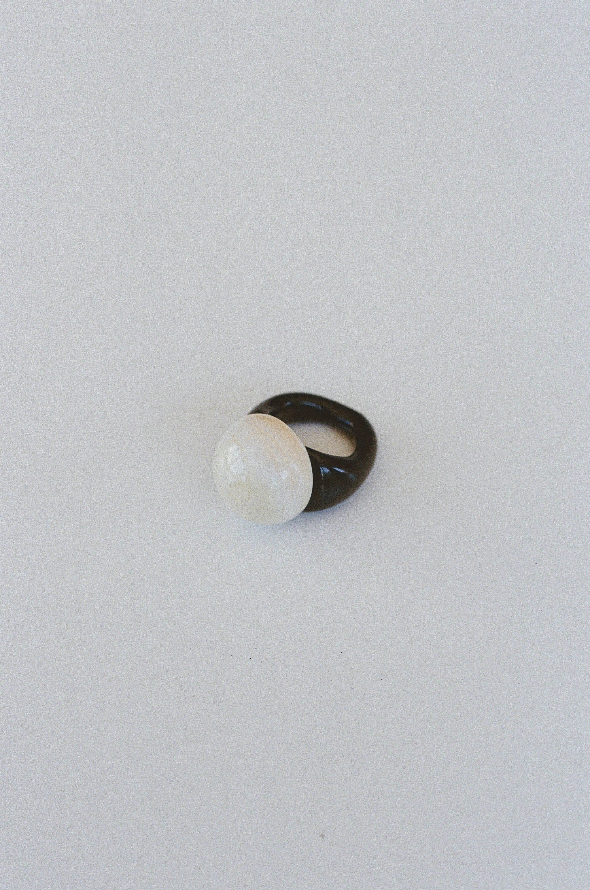 St. Agni | Siglo Ring - Ivory Black - By Ayllón