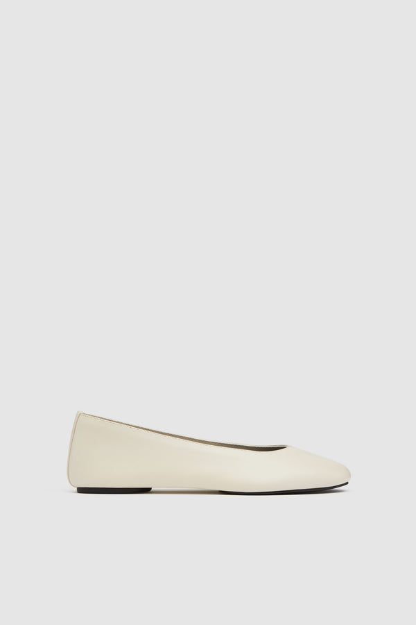 Low Scoop Ballet Flat - Ecru