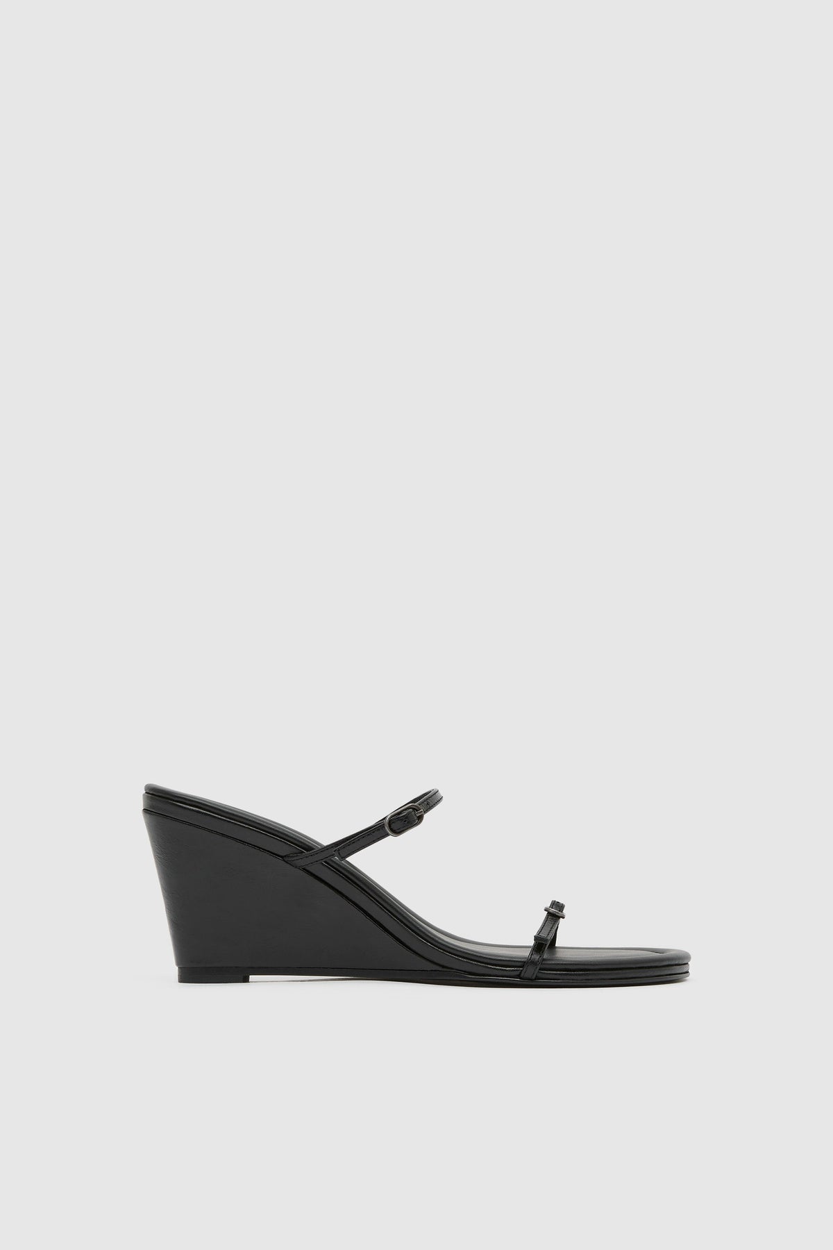 Petit Belt Detail Wedge 70 - Black - Ghost