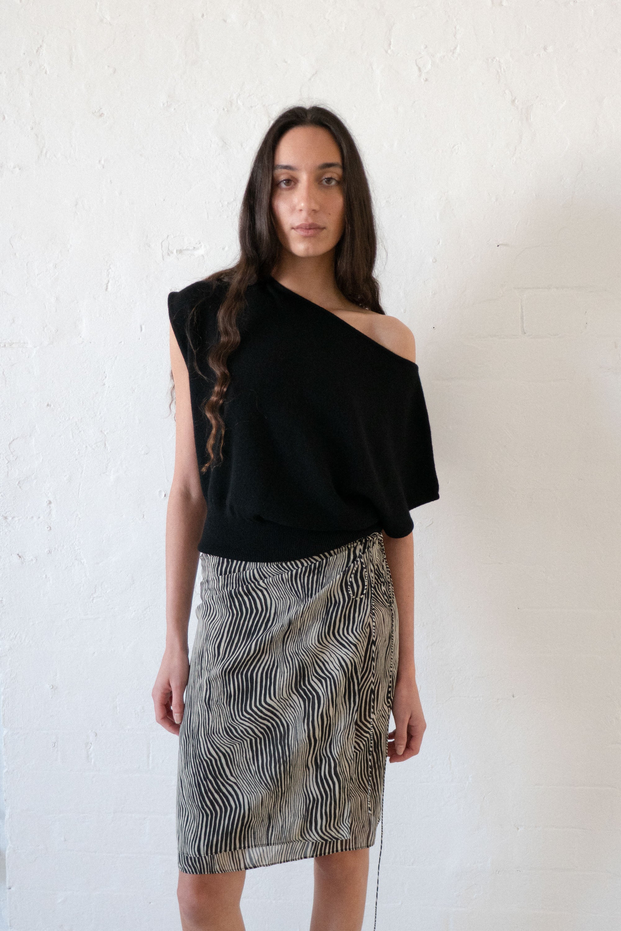 St. Agni | Cashmere Asymm Top - Black