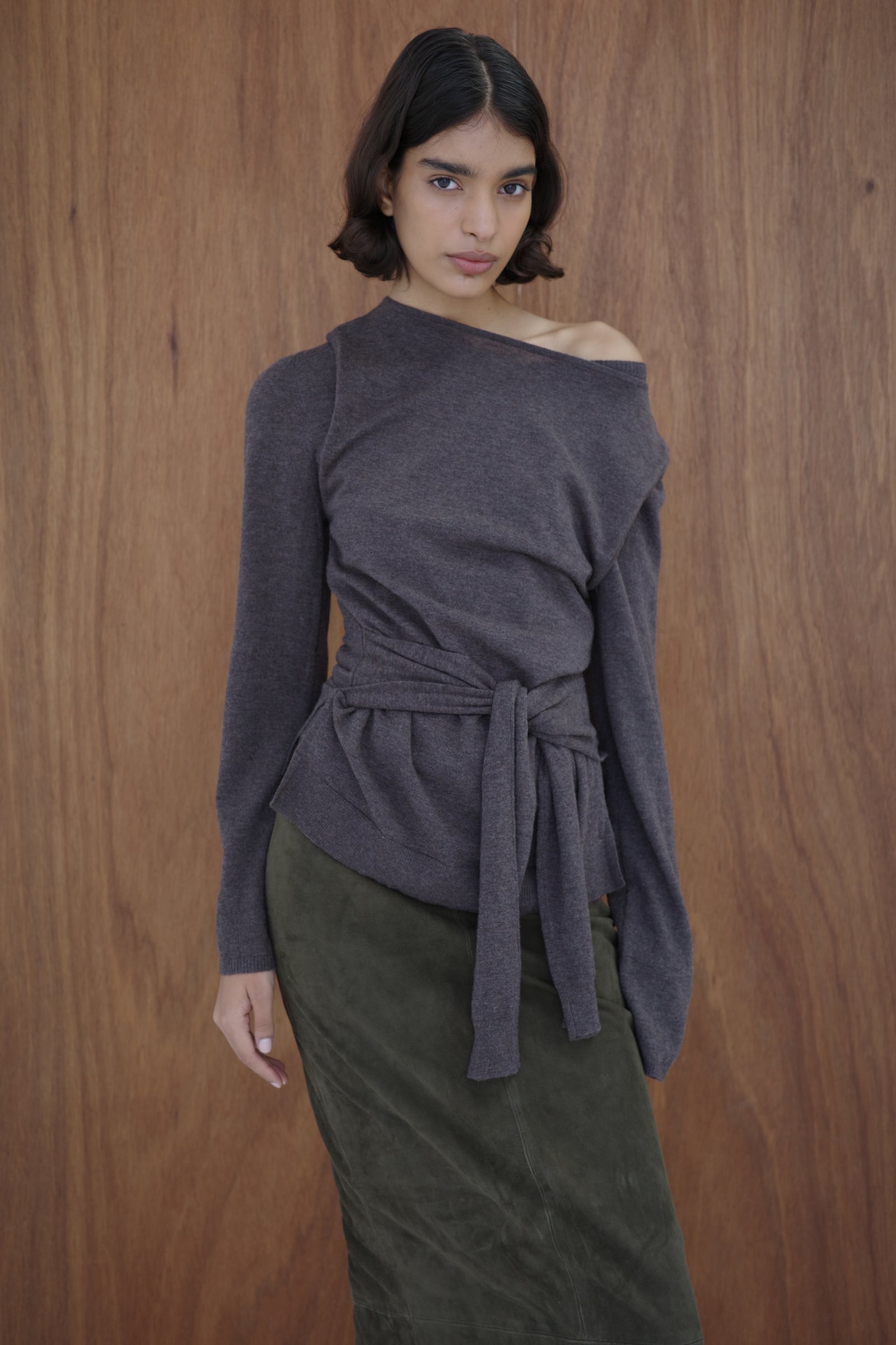 Fine Merino V Neck Sweater - Mulch