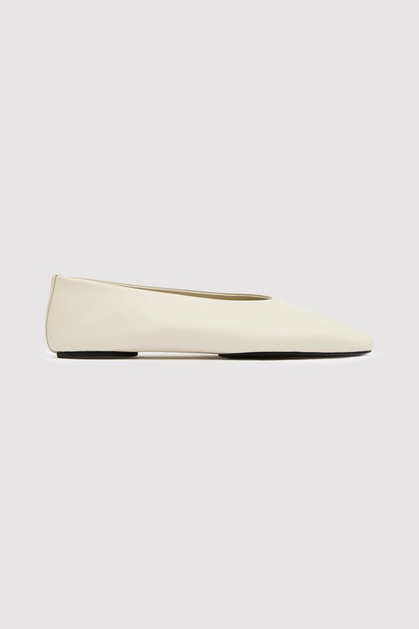 Soft Glove Ballet Flat - Creme