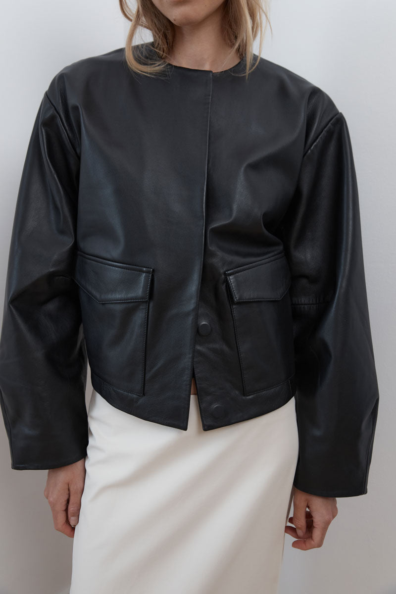 Utility Cocoon Leather Bomber - Black