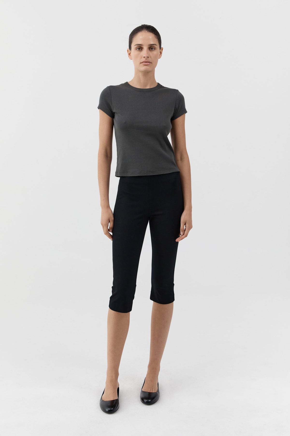Compact Cotton Capri Pants - Black