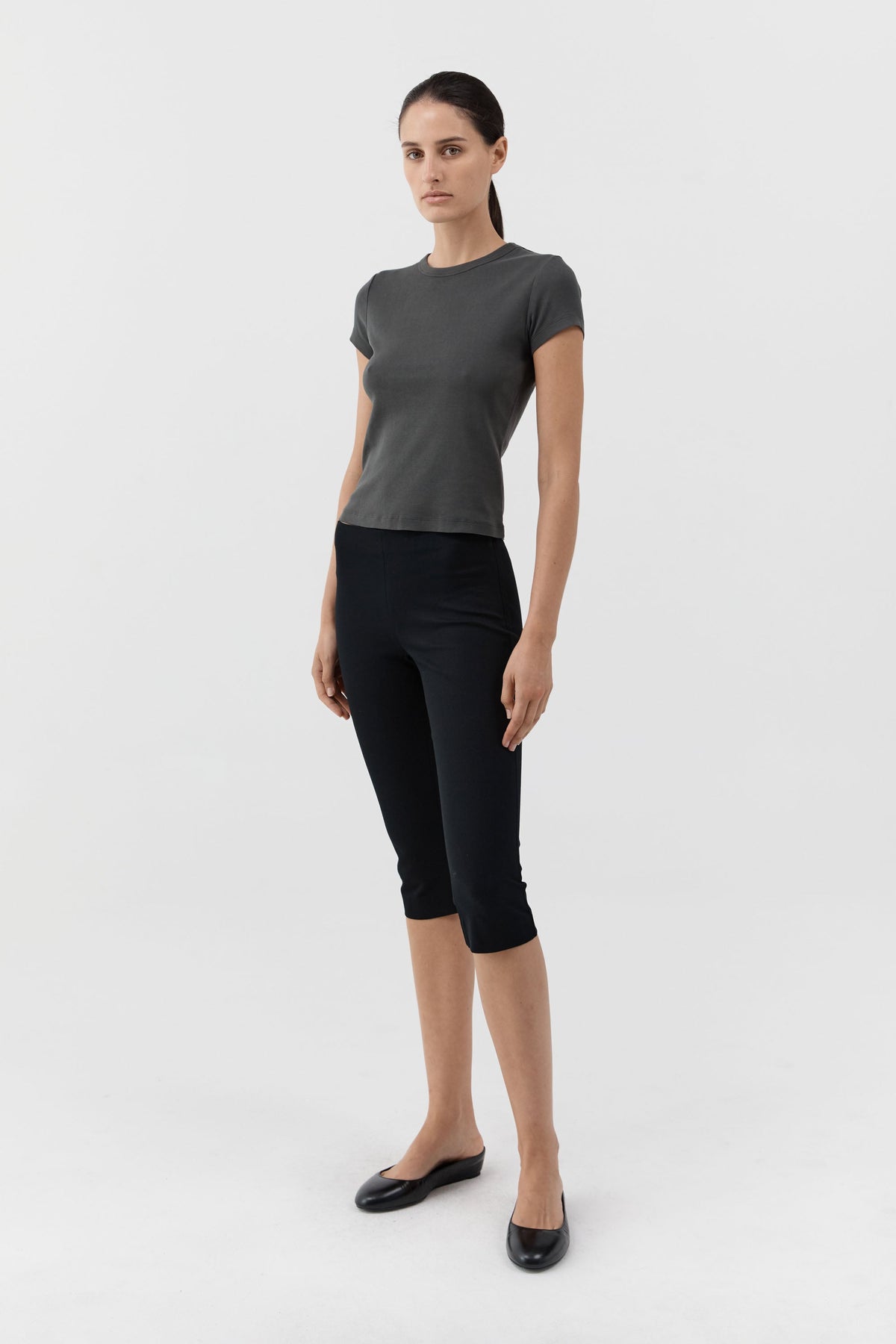 Compact Cotton Capri Pants - Black