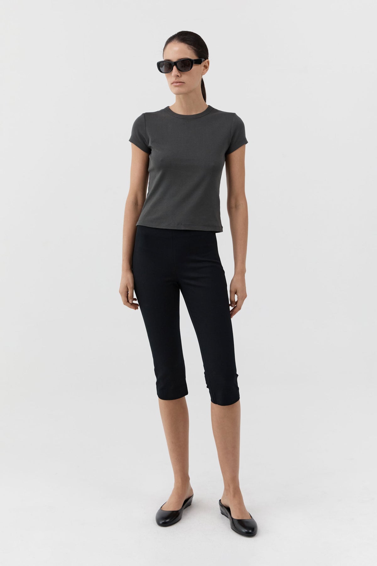 Compact Cotton Capri Pants - Black