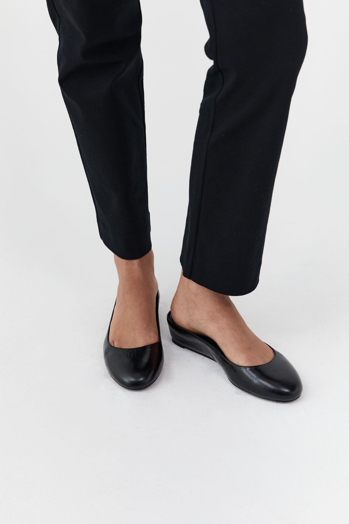 Micro Wedge Slipper - Black