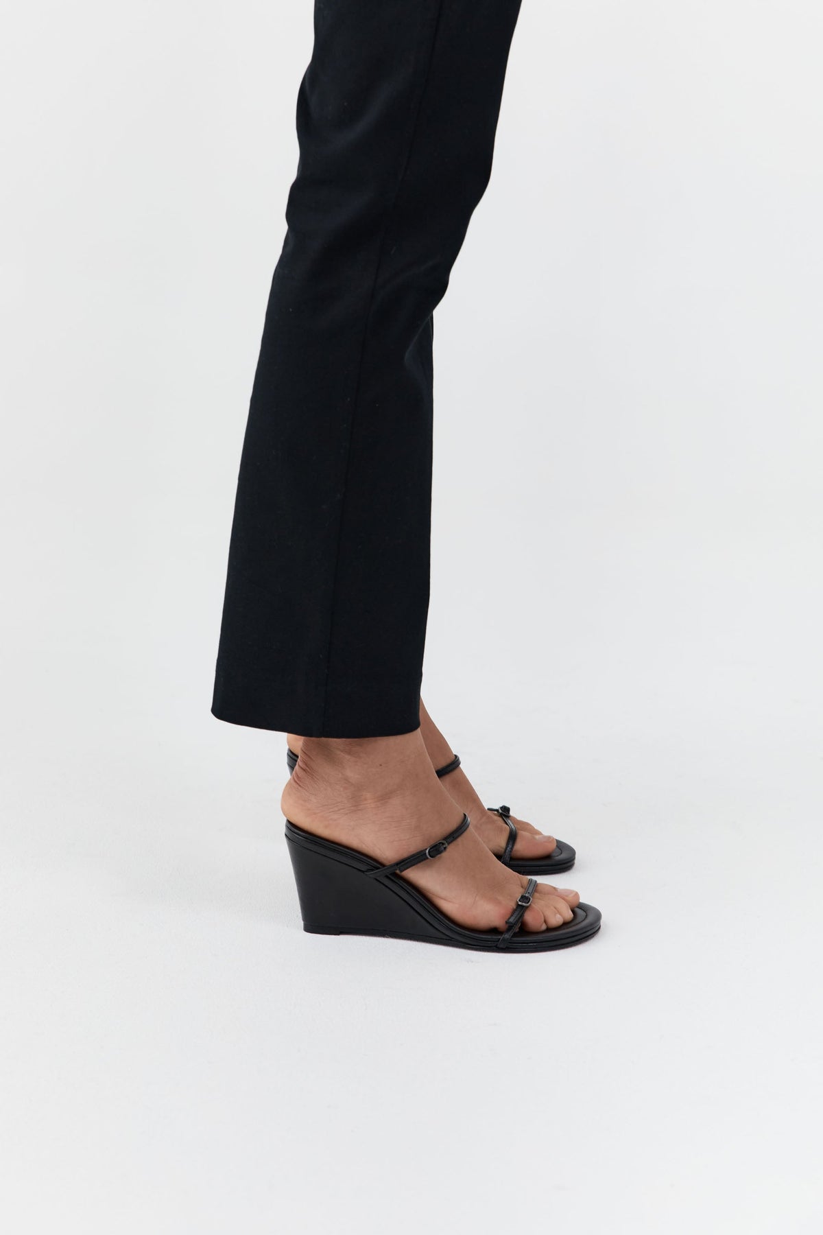 Petit Belt Detail Wedge 70 - Black