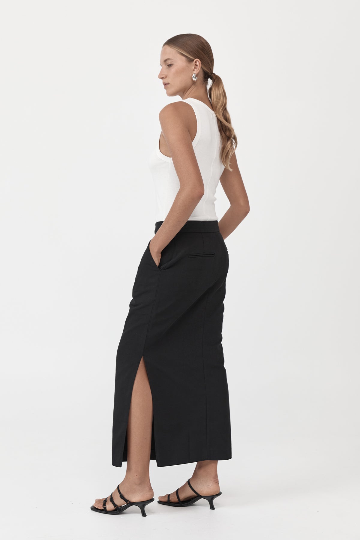 St. Agni | Low waisted Tailored Skirt - Black