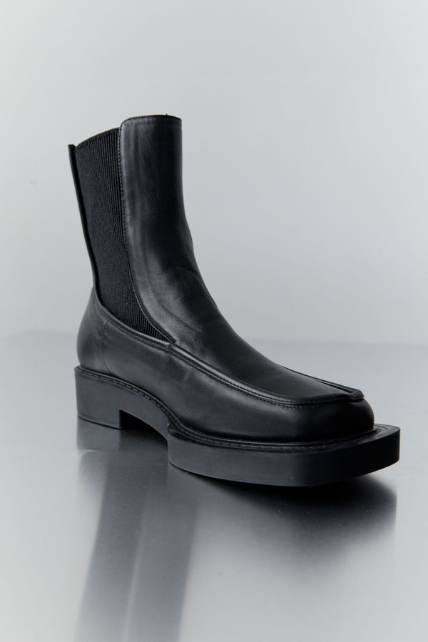 Boots – St. Agni